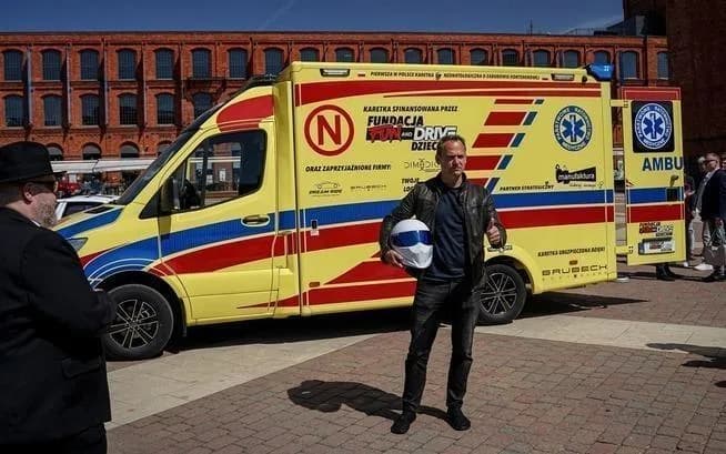 Karetka neonatologiczna Fundacji Fun and Drive Dzieciom przy Manufakturze