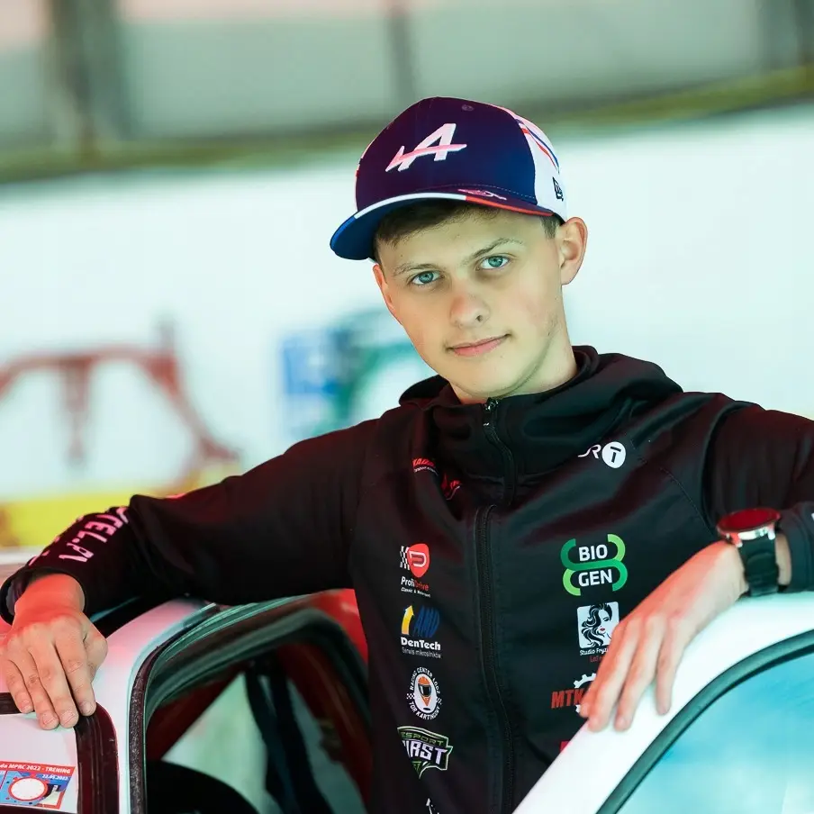 Szkolenie z jazdy na Torze Łódź Mustang Mach 1 z Mateuszem Peczka - zdjęcie 5