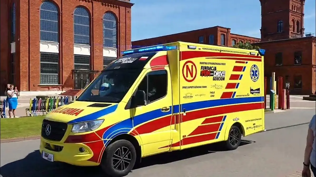 Koszulka damska merino BRUBECK krótki rękaw Kozica czarny - zdjęcie 5