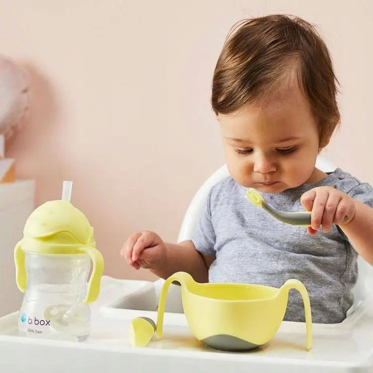 B.box Bidon ze słomką obciążoną dla dzieci Bananowy 240 ml 6m+ żółty - zdjęcie 2