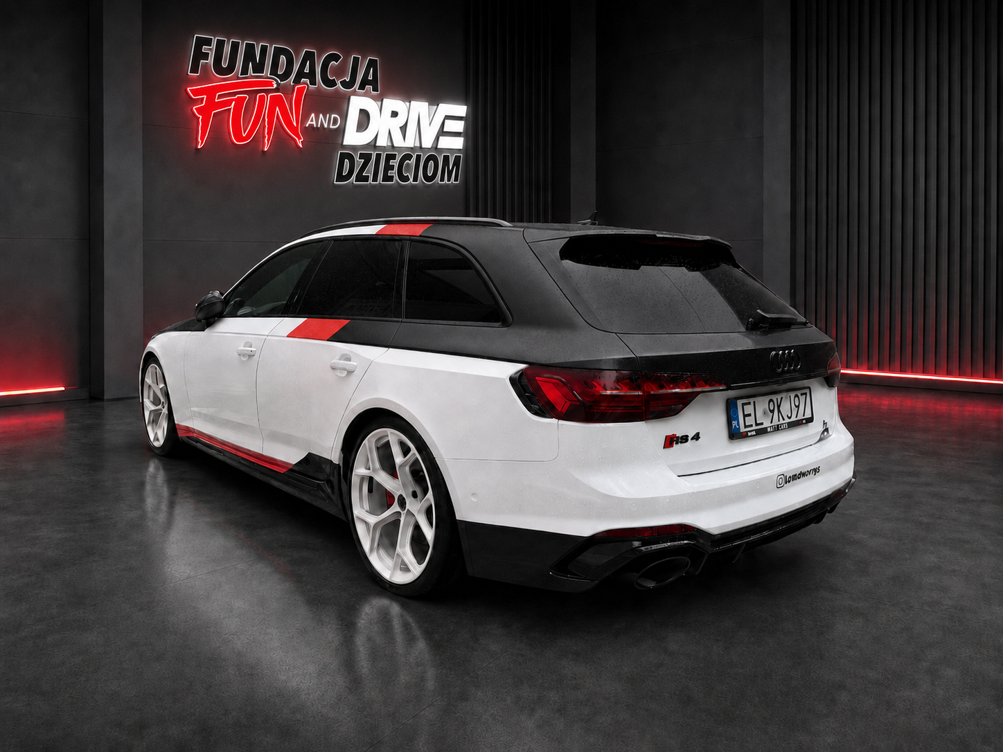 Audi RS4 Competition 500KM - zdjęcie 2
