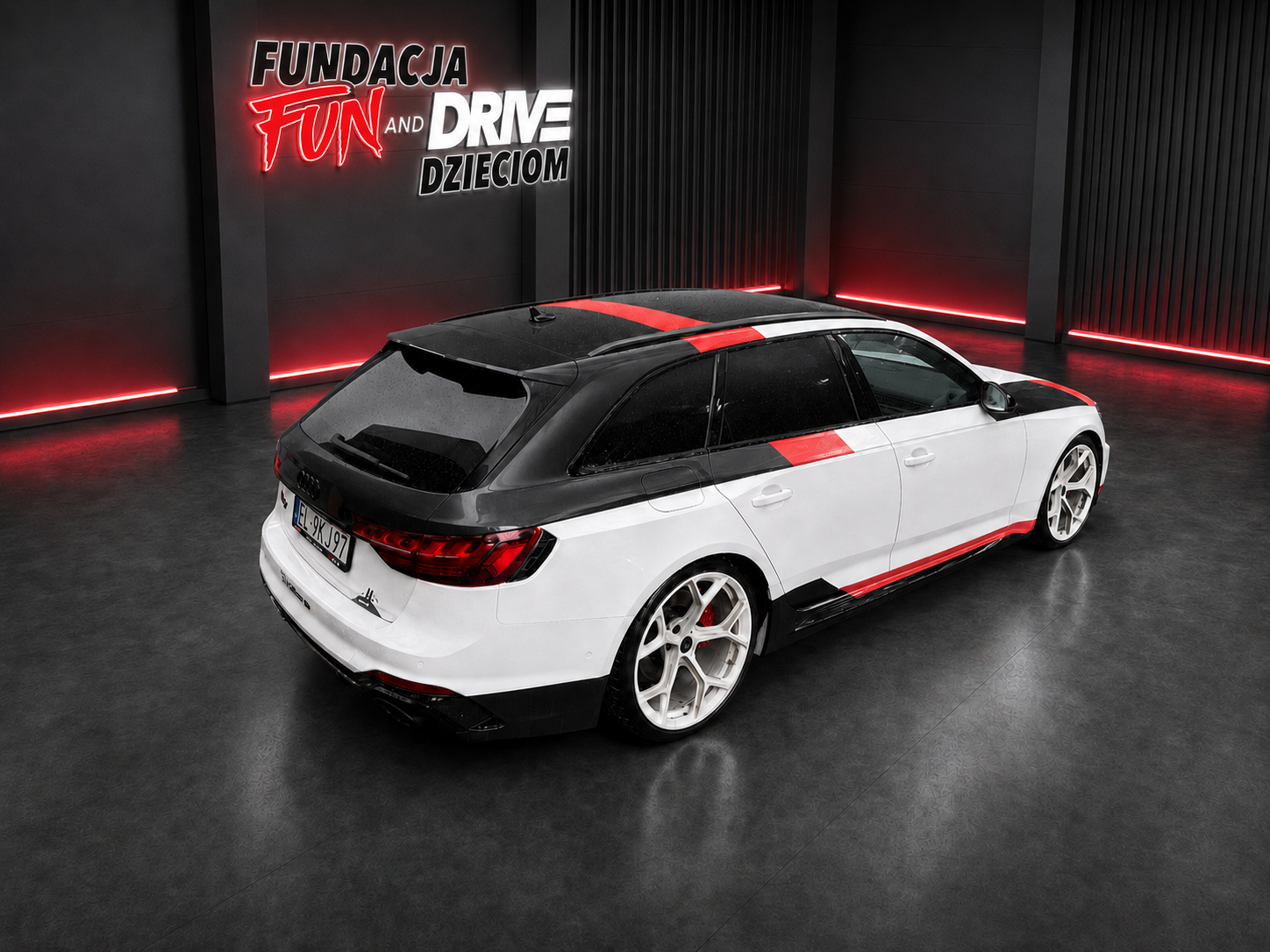 Audi RS4 Competition 500KM - zdjęcie 3